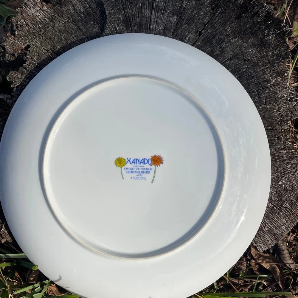 Xanadu Tuscany chrysanthemum floral MCM round 12” serving platter.